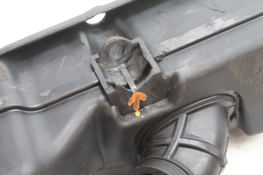 photo de OBUDOWA FILTRA POWIETRZA PIAGGIO VESPA PRIMAVERA 2T 50 (2013 - 2018) - Stan powierzchni