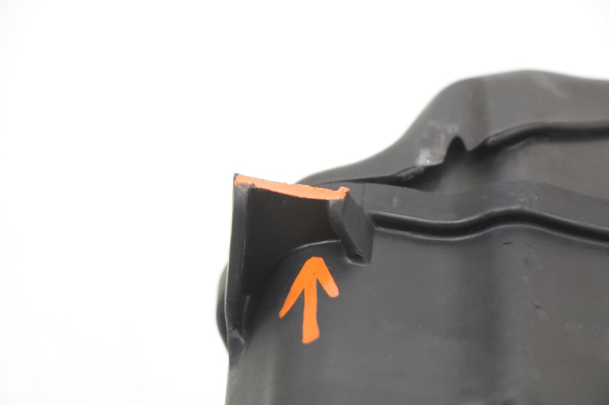 photo de OBUDOWA FILTRA POWIETRZA PIAGGIO VESPA S 2T 50 (2007 - 2014) - Zbliżenie techniczne