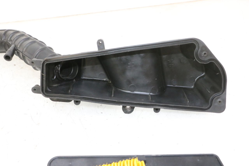 photo de OBUDOWA FILTRA POWIETRZA PEUGEOT VIVACITY NEW 4T 50 (2008 - 2017) - Zbliżenie komponentów