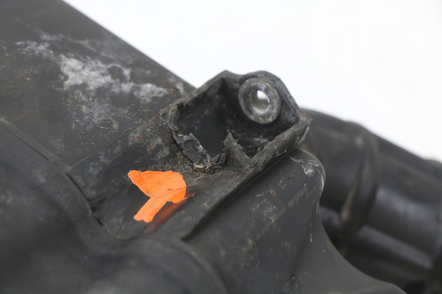 photo de OBUDOWA FILTRA POWIETRZA PIAGGIO X8 125 (2004 - 2007) - Zoom stanu zużycia