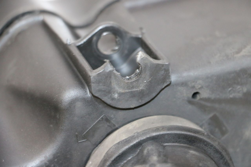 photo de OBUDOWA FILTRA POWIETRZA PIAGGIO X8 125 (2004 - 2007) - Zoom stanu zużycia