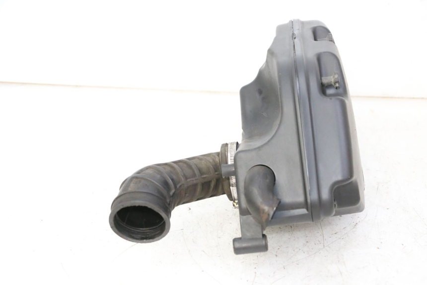 photo de OBUDOWA FILTRA POWIETRZA PIAGGIO XEVO - X EVO 125 (2007 - 2017) - Zbliżenie techniczne