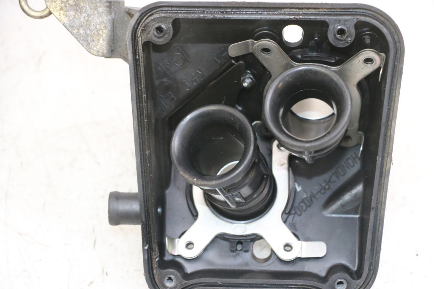 photo de OBUDOWA FILTRA POWIETRZA HONDA XLV VARADERO 125 (2000 - 2006) - Punkty mocowania