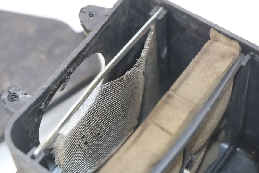 photo de OBUDOWA FILTRA POWIETRZA SHINERAY XY150STE 150 - Zoom stanu zużycia