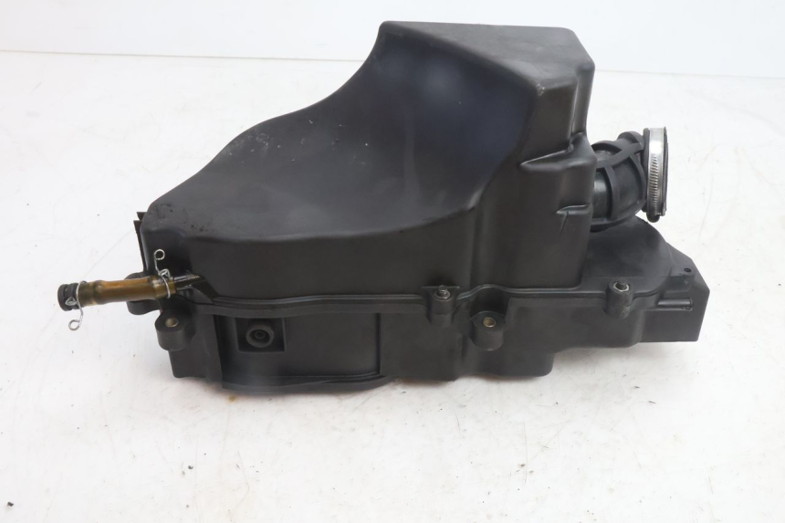photo de OBUDOWA FILTRA POWIETRZA YAMAHA YP MAJESTY 125 (2007 - 2010) - Zbliżenie techniczne