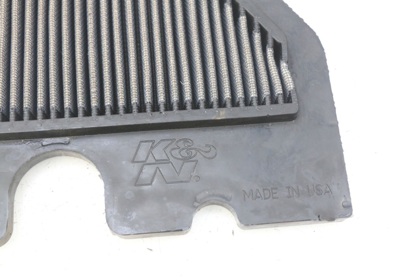 photo de OBUDOWA FILTRA POWIETRZA KAWASAKI ZZR 600 (1995 - 2004) - Zbliżenie techniczne