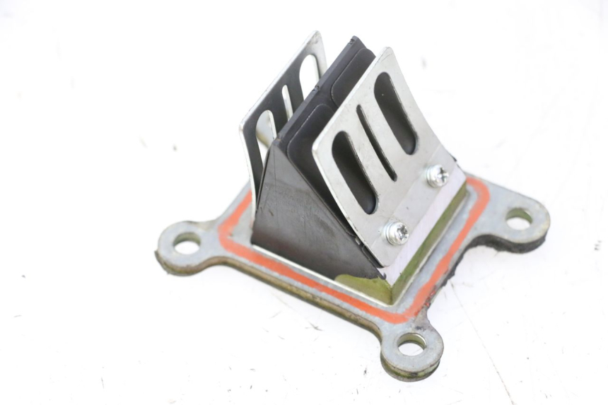 photo de OBUDOWA ZAWORÓW KANAŁOWYCH KYMCO AGILITY NAKED RENOUVO 2T 50 (2011 - 2018) - Widok główny