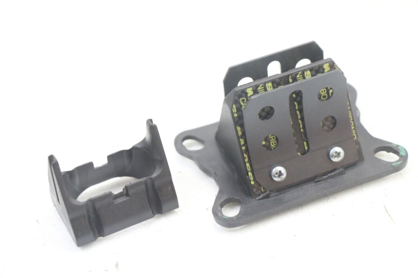 photo de OBUDOWA ZAWORÓW KANAŁOWYCH APRILIA RS 50 (1999 - 2005) - Widok główny