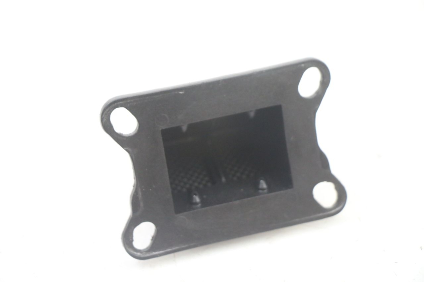 photo de OBUDOWA ZAWORÓW KANAŁOWYCH APRILIA RS 50 (1999 - 2005) - Inny kąt widzenia