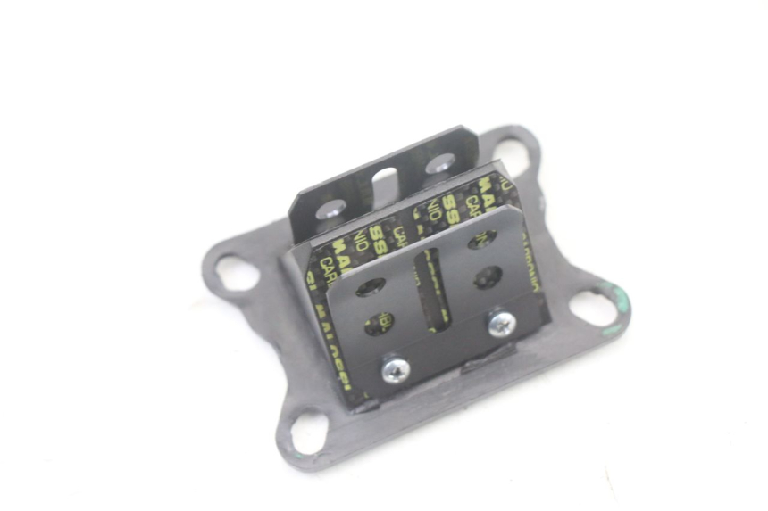 photo de OBUDOWA ZAWORÓW KANAŁOWYCH APRILIA RS 50 (1999 - 2005) - Zbliżenie techniczne