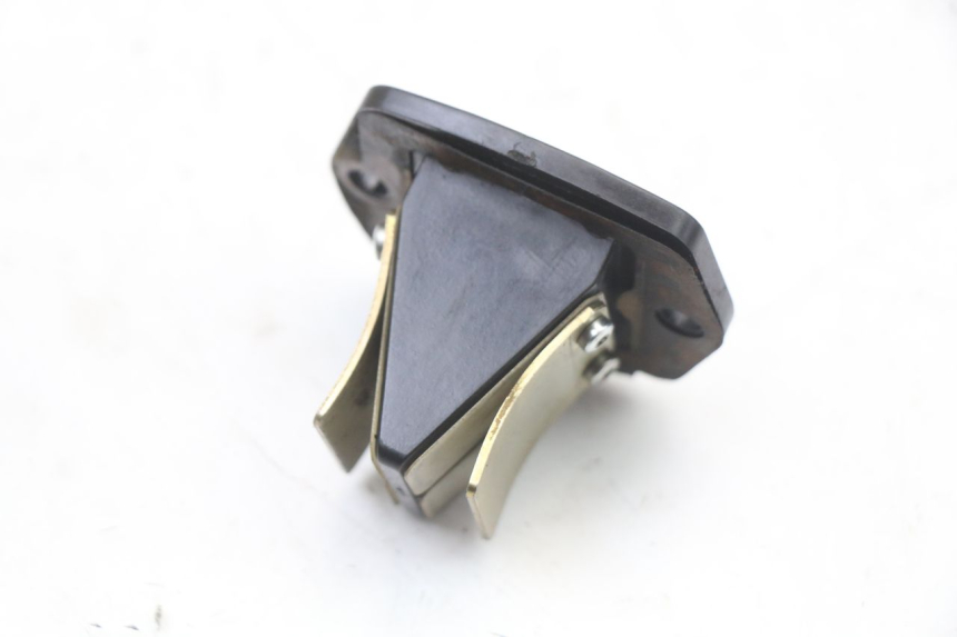 photo de OBUDOWA ZAWORÓW KRZYWKOWYCH APRILIA SR MOTARD 50 (2012 - 2018) - Inny kąt widzenia