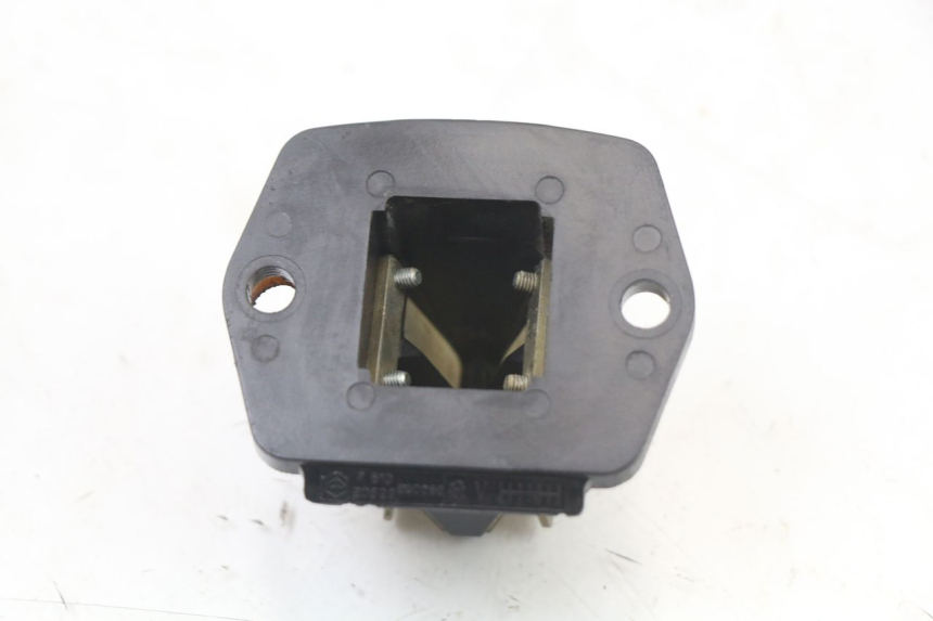 photo de OBUDOWA ZAWORÓW KRZYWKOWYCH APRILIA SR MOTARD 50 (2012 - 2018) - Zbliżenie techniczne