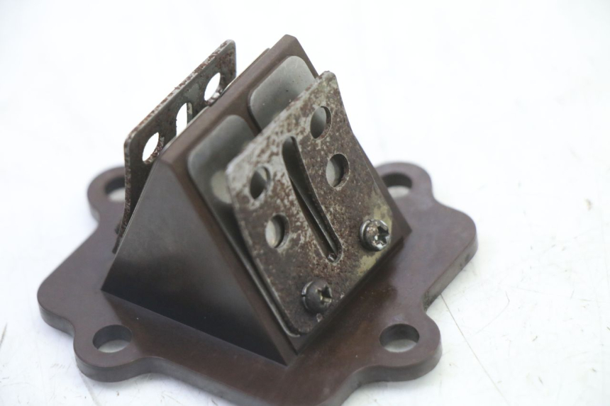 photo de OBUDOWA ZAWORÓW KRZYWKOWYCH MASH BIBOP 2T 50 (2013 - 2018) - Inny kąt widzenia