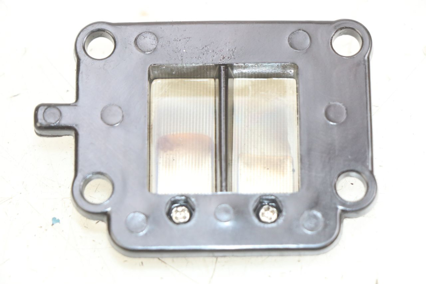 photo de OBUDOWA ZAWORÓW KANAŁOWYCH MBK BOOSTER SPIRIT 50 (2004 - 2017) - Szczegół części