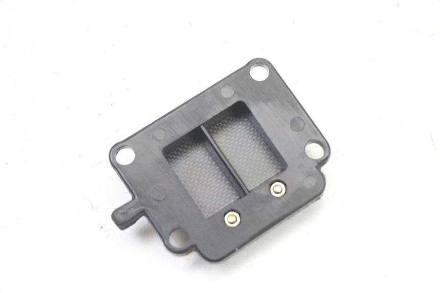 photo de OBUDOWA ZAWORÓW KRZYWKOWYCH MBK BOOSTER SPIRIT NAKED 50 (2004 - 2017) - Inny kąt widzenia