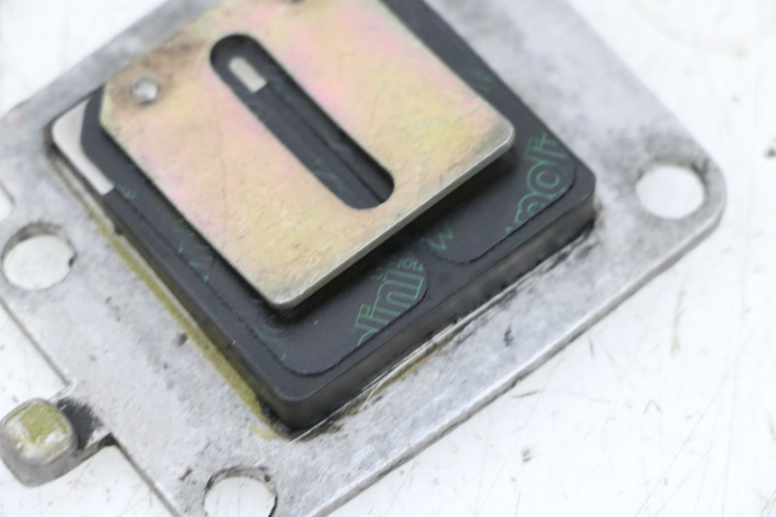 photo de OBUDOWA ZAWORÓW KRZYWKOWYCH MBK BOOSTER SPIRIT NAKED 50 (2004 - 2017) - Zoom stanu zużycia