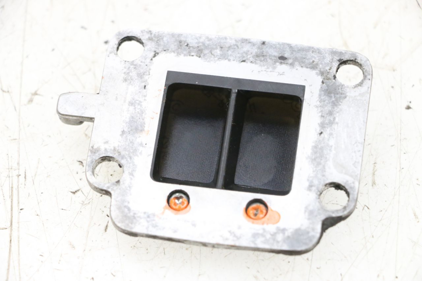 photo de OBUDOWA ZAWORÓW KRZYWKOWYCH MBK BOOSTER SPIRIT NAKED 50 (2004 - 2017) - Inny kąt widzenia