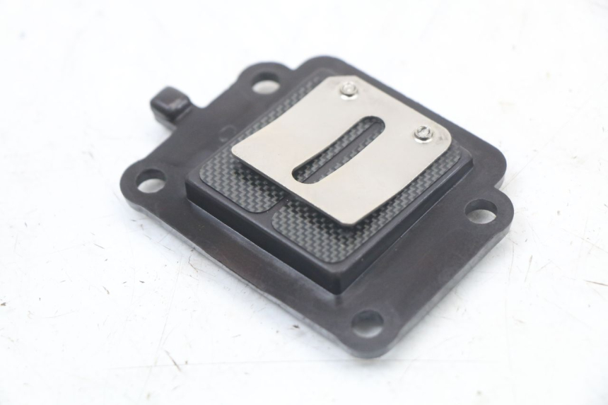 photo de OBUDOWA ZAWORÓW KRZYWKOWYCH YAMAHA BW'S 50 (2004 - 2017) - Widok główny