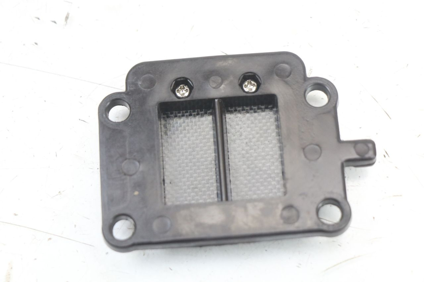 photo de OBUDOWA ZAWORÓW KRZYWKOWYCH YAMAHA BW'S 50 (2004 - 2017) - Inny kąt widzenia