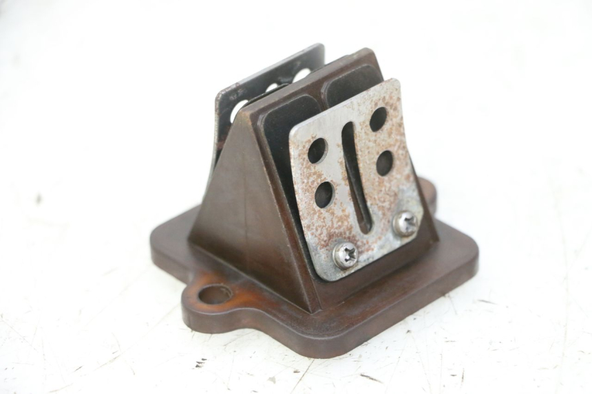 photo de OBUDOWA ZAWORÓW KANAŁOWYCH PEUGEOT CITYSTAR 50 (2013 - 2017) - Widok główny