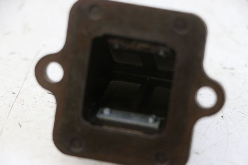 photo de OBUDOWA ZAWORÓW KANAŁOWYCH PEUGEOT CITYSTAR 50 (2013 - 2017) - Szczegół części