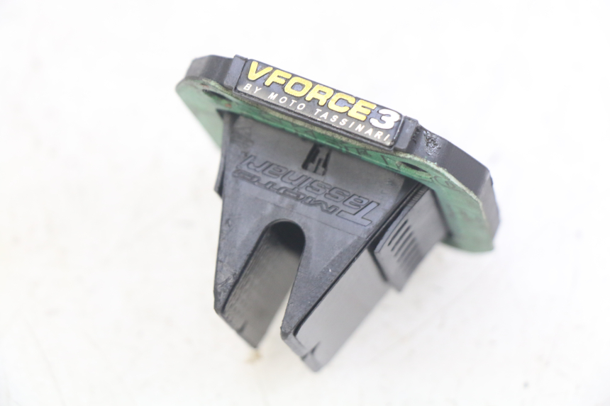 photo de OBUDOWA ZAWORÓW KRZYWKOWYCH HONDA CR 80 (2001 - 2003) - Zbliżenie techniczne