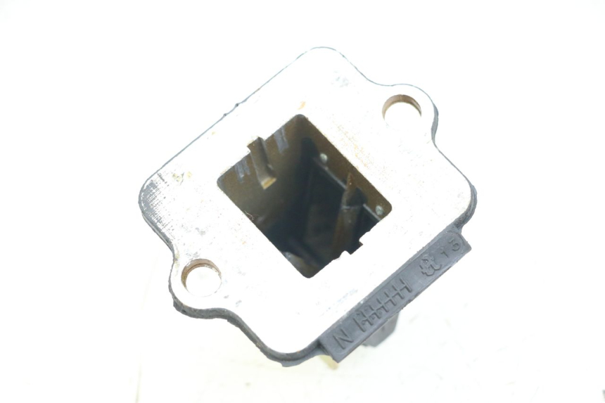 photo de OBUDOWA ZAWORÓW KRZYWKOWYCH GILERA DNA 50 (2000 - 2007) - Inny kąt widzenia