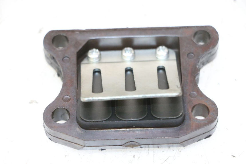 photo de OBUDOWA ZAWORÓW KANAŁOWYCH PEUGEOT ELYSTAR 50 (2002 - 2014) - Inny kąt widzenia