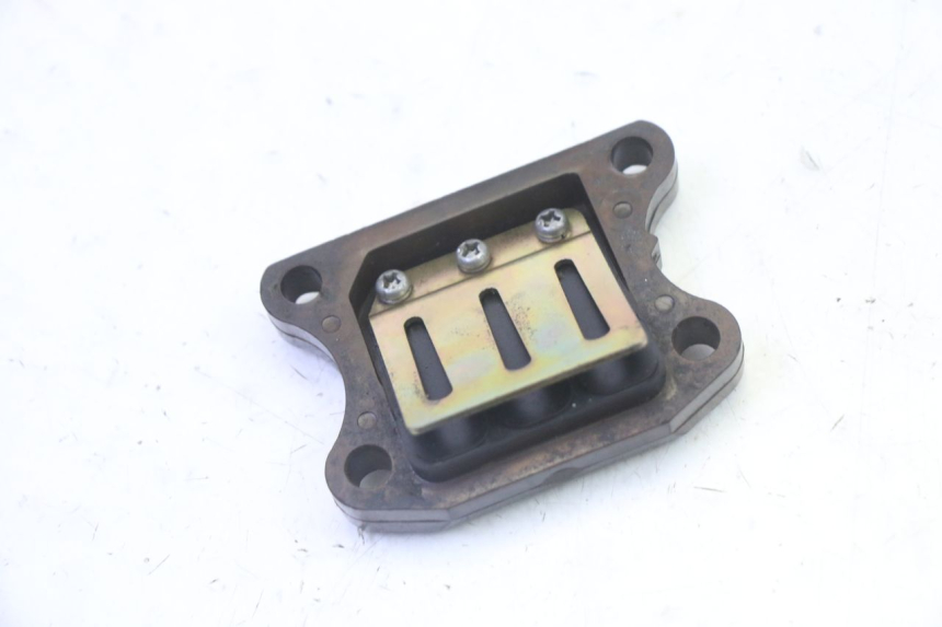 photo de OBUDOWA ZAWORÓW KANAŁOWYCH PEUGEOT ELYSTAR 50 (2002 - 2014) - Szczegół części