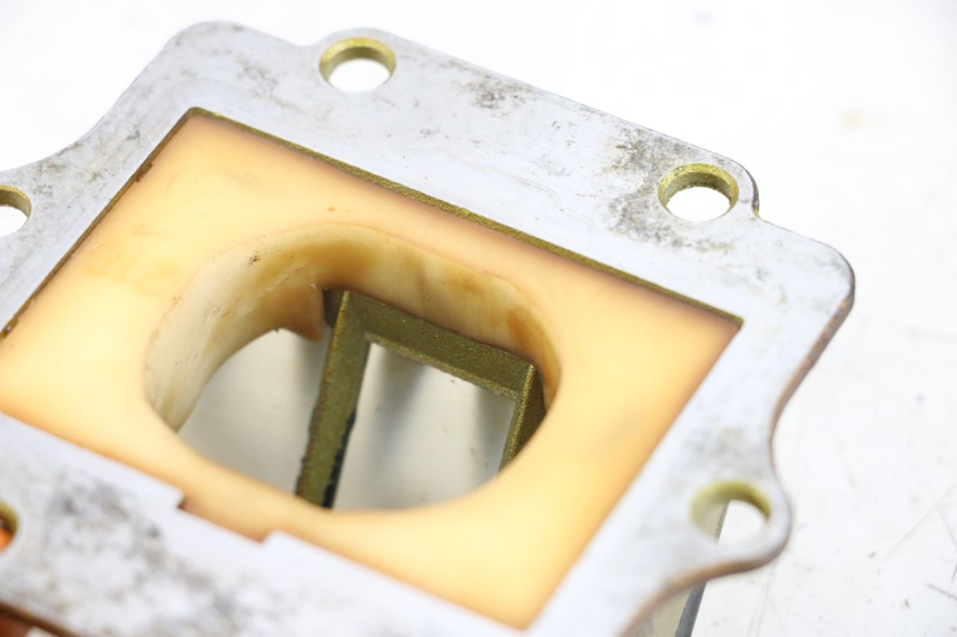 photo de OBUDOWA ZAWORÓW KANAŁOWYCH KAWASAKI KDX 125 (1990 - 1991) - Zoom stanu zużycia