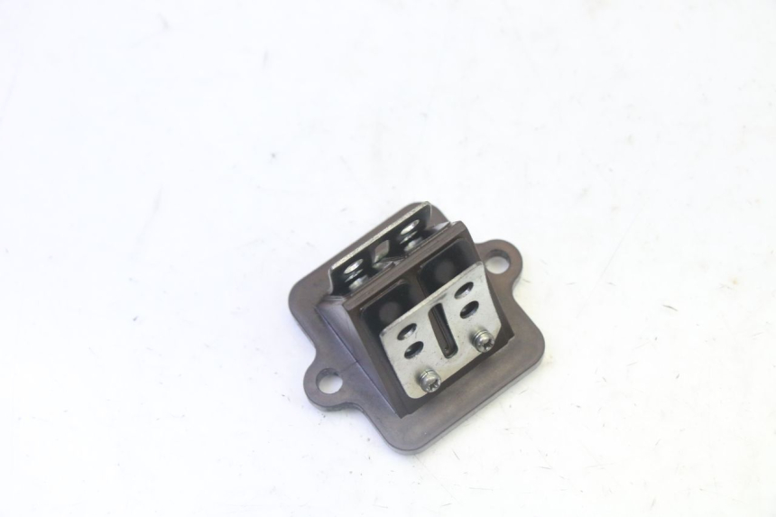 photo de OBUDOWA ZAWORÓW KANAŁOWYCH PEUGEOT KISBEE 2T 50 (2010 - 2017) - Szczegół części