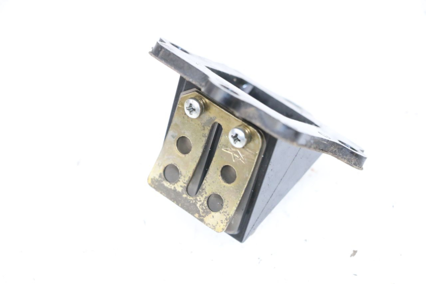 photo de OBUDOWA ZAWORÓW KANAŁOWYCH YAMAHA NEO'S NEOS 2T 50 (1998 - 2007) - Inny kąt widzenia