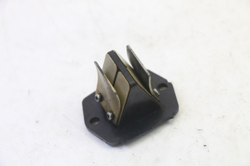 photo de OBUDOWA ZAWORÓW KANAŁOWYCH PIAGGIO NEW TYPHOON 50 (2010 - 2017) - Widok główny