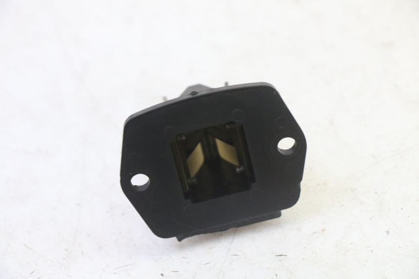 photo de OBUDOWA ZAWORÓW KANAŁOWYCH PIAGGIO NEW TYPHOON 50 (2010 - 2017) - Inny kąt widzenia