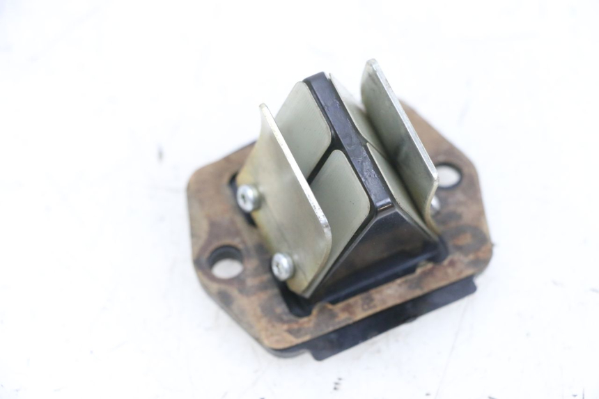 photo de OBUDOWA ZAWORÓW KANAŁOWYCH PIAGGIO NEW TYPHOON 50 (2018 - 2021) - Zbliżenie techniczne