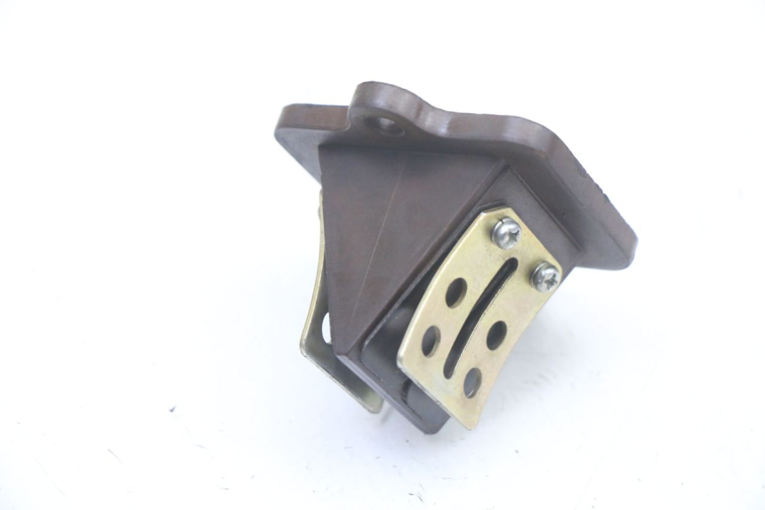 photo de OBUDOWA ZAWORÓW KANAŁOWYCH PEUGEOT LUDIX ONE 50 (2005 - 2008) - Szczegół części