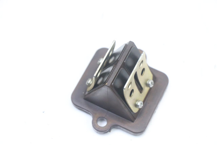 photo de OBUDOWA ZAWORÓW KANAŁOWYCH PEUGEOT LUDIX ONE 50 (2005 - 2008) - Zbliżenie techniczne