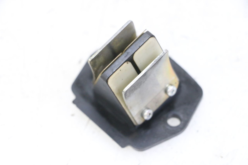 photo de OBUDOWA ZAWORÓW KANAŁOWYCH PIAGGIO VESPA S 2T 50 (2007 - 2014) - Zbliżenie techniczne