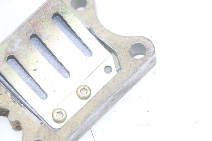 photo de OBUDOWA ZAWORÓW KRZYWKOWYCH PEUGEOT SPEEDFIGHT LC 50 (1996 - 2002) - Szczegół części