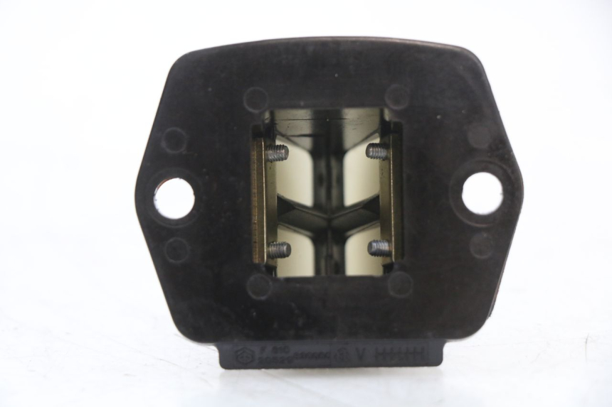 photo de OBUDOWA ZAWORÓW KANAŁOWYCH APRILIA SR 2T 50 (2018 - 2022) - Inny kąt widzenia