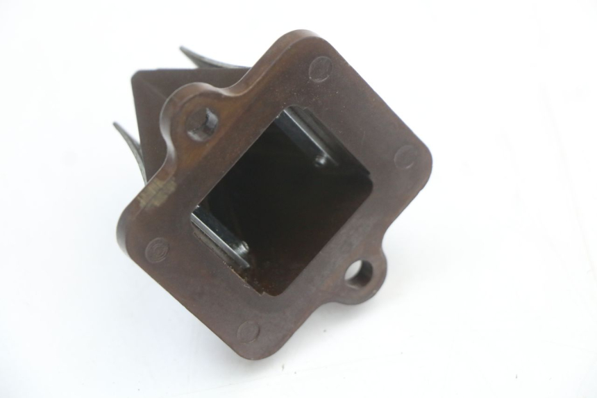 photo de SKRZYNKA Z ZAWORAMI PRZECIWPŁYWOWYMI PEUGEOT STREETZONE 2T 50 (2014 - 2019) - Widok główny