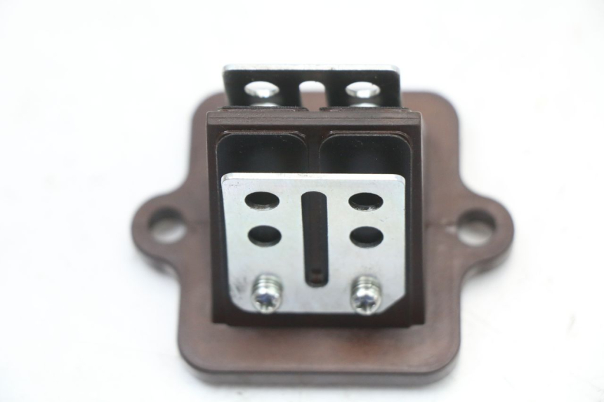 photo de OBUDOWA ZAWORÓW KANAŁOWYCH PEUGEOT STREETZONE I 2T 50 (2018 - 2020) - Inny kąt widzenia