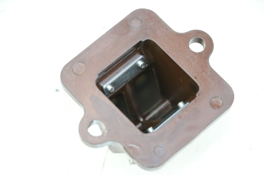 photo de OBUDOWA ZAWORÓW KANAŁOWYCH PEUGEOT STREETZONE I 2T 50 (2018 - 2020) - Szczegół części