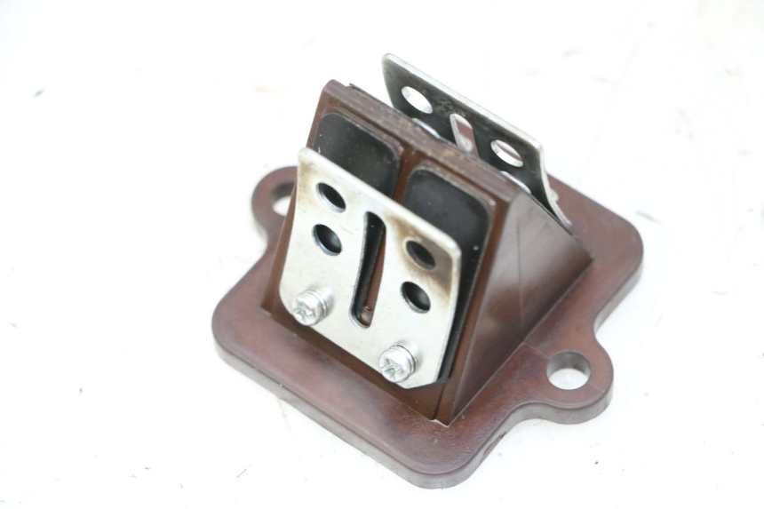 photo de OBUDOWA ZAWORÓW KANAŁOWYCH PEUGEOT STREETZONE I 2T 50 (2018 - 2020) - Inny kąt widzenia