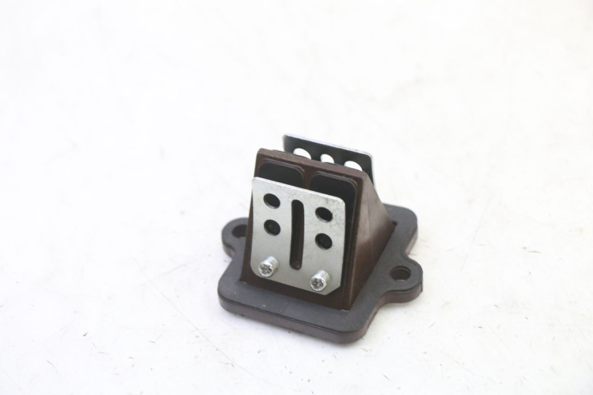 photo de OBUDOWA ZAWORÓW KANAŁOWYCH PEUGEOT STREETZONE I NAKED 2T 50 (2018 - 2020) - Widok główny