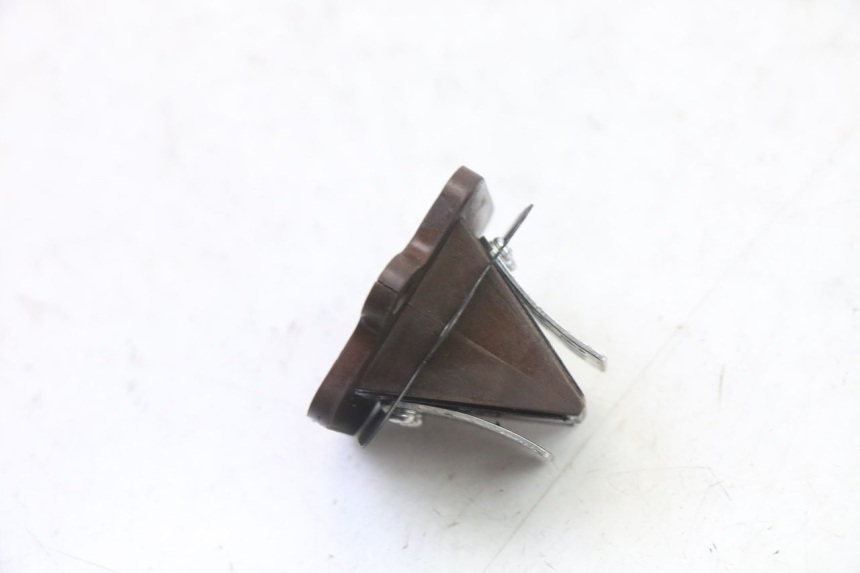 photo de OBUDOWA ZAWORÓW KANAŁOWYCH PEUGEOT STREETZONE I NAKED 2T 50 (2018 - 2020) - Inny kąt widzenia