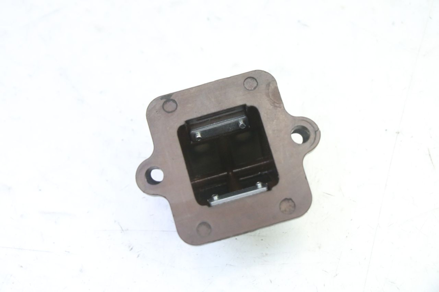 photo de OBUDOWA ZAWORÓW KANAŁOWYCH PEUGEOT STREETZONE I NAKED 2T 50 (2018 - 2020) - Widok ogólny