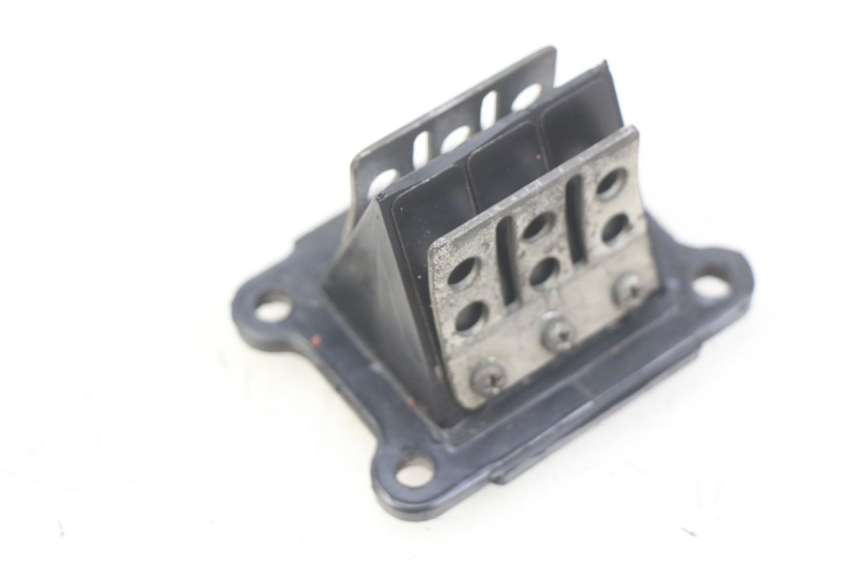 photo de OBUDOWA ZAWORÓW KRZYWKOWYCH APRILIA SX 50 (2011 - 2017) - Inny kąt widzenia