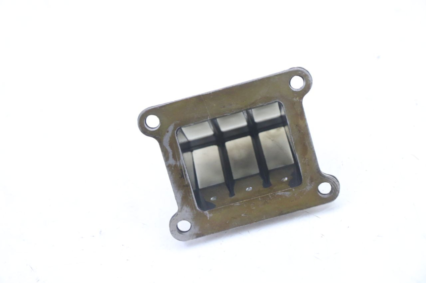 photo de OBUDOWA ZAWORÓW KANAŁOWYCH YAMAHA TDR DELTABOX 125 (1997 - 2003) - Inny kąt widzenia