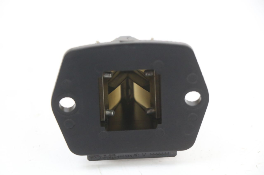 photo de OBUDOWA ZAWORÓW KRZYWKOWYCH PIAGGIO VESPA LX 2T 50 (2005 - 2013) - Zoom stanu zużycia